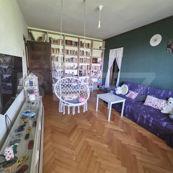 Apartament cu 4 camere decomandat, mobilat în Micro 16