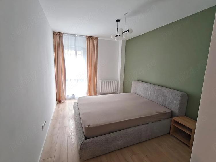 Apartament cu 3 camere semidecomandat în Florești