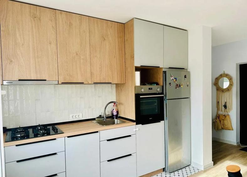 Apartament cu 2 camere decomandat, mobilat în Sebastian