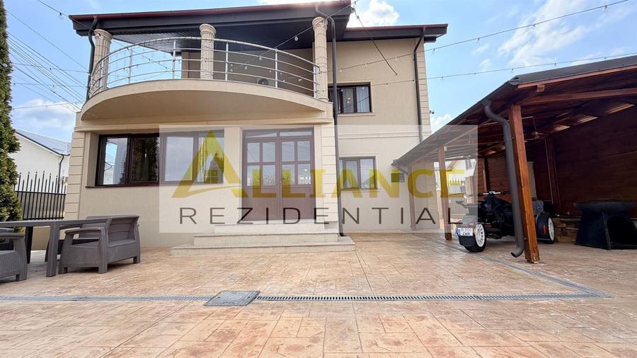 Casă individuală cu 9 camere decomandat cu Canalizare în Berceni
