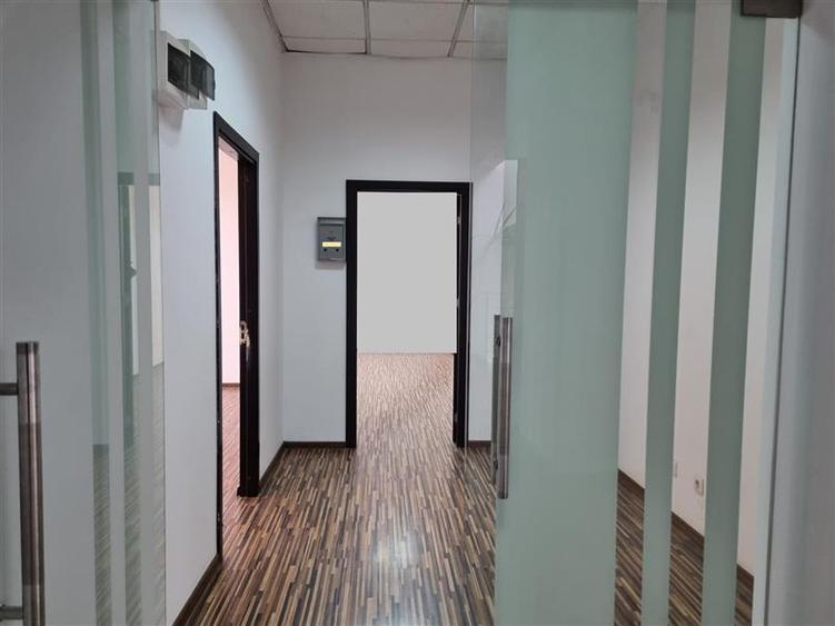 Birou, de 40 mp, în Ultracentral