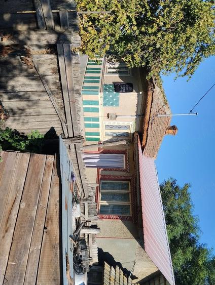 Casă cu 5 camere cu Teren 1000 Mp în Rași