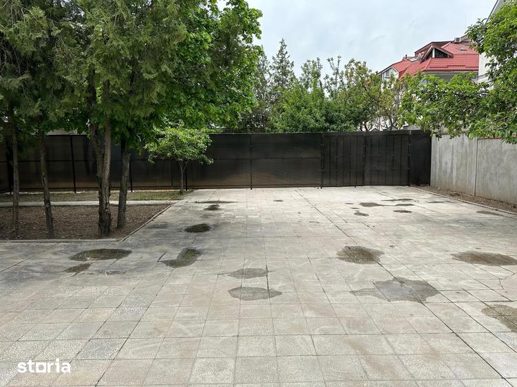 Casă cu 9 camere cu Teren 550 Mp în Drumul Taberei