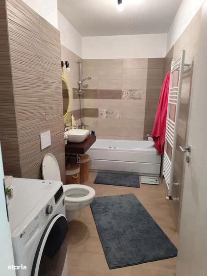 Apartament cu 3 camere, mobilat în Tractorul