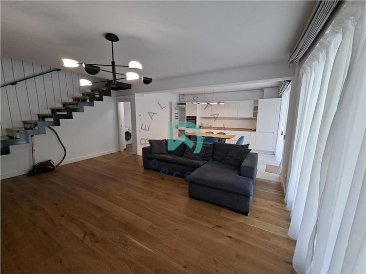 Apartament cu 3 camere decomandat în Drumul Poienii
