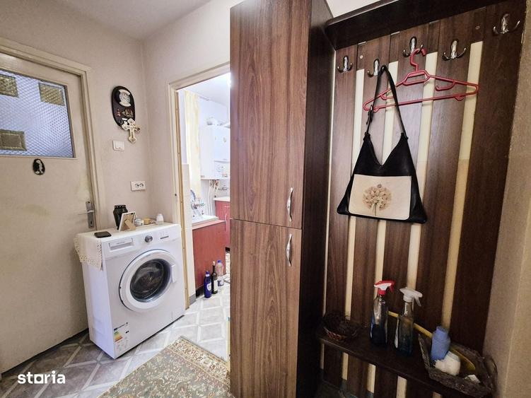 Apartament cu 3 camere semidecomandat în Mărăței