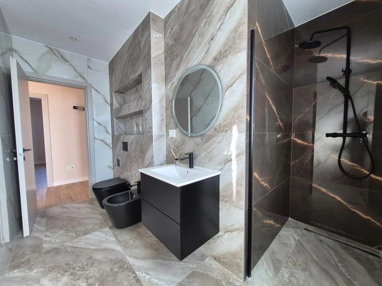 Apartament cu 3 camere semidecomandat în Valea Lupului