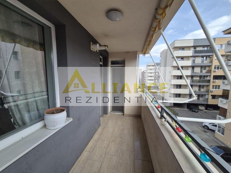 Apartament cu 3 camere decomandat, mobilat în Berceni