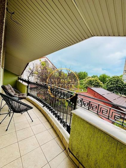 Apartament cu 4 camere decomandat în Trocadero