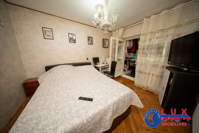 Apartament cu 3 camere decomandat în Central