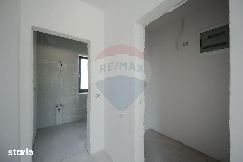 Casă cu 4 camere cu Teren 575 Mp în Iorga