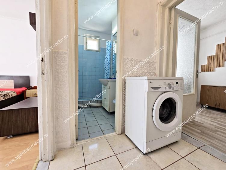 Apartament cu 3 camere semidecomandat în Micro 17