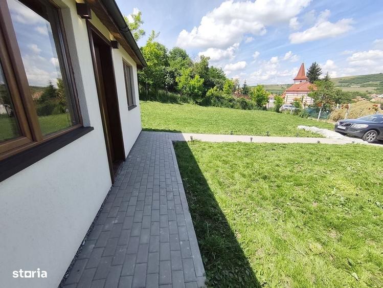 Casă cu 2 camere decomandat în Ruși