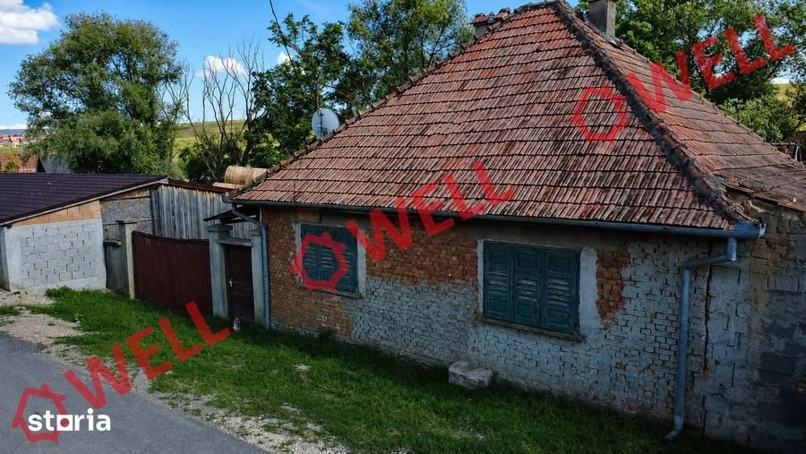Casă cu 4 camere cu Teren 1185 Mp în Apața
