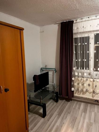 Garsonieră decomandată în Buziașului