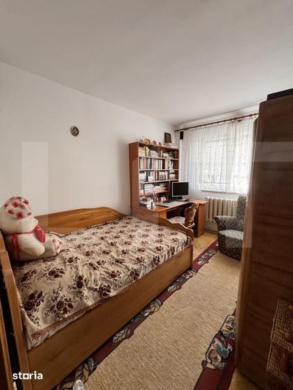 Apartament cu 4 camere decomandat în Central