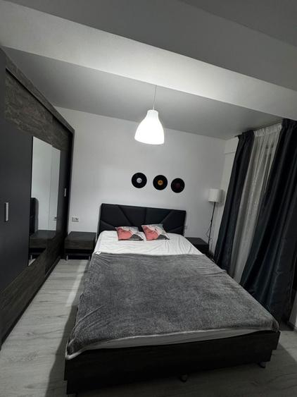Apartament cu 2 camere decomandat în Runcu