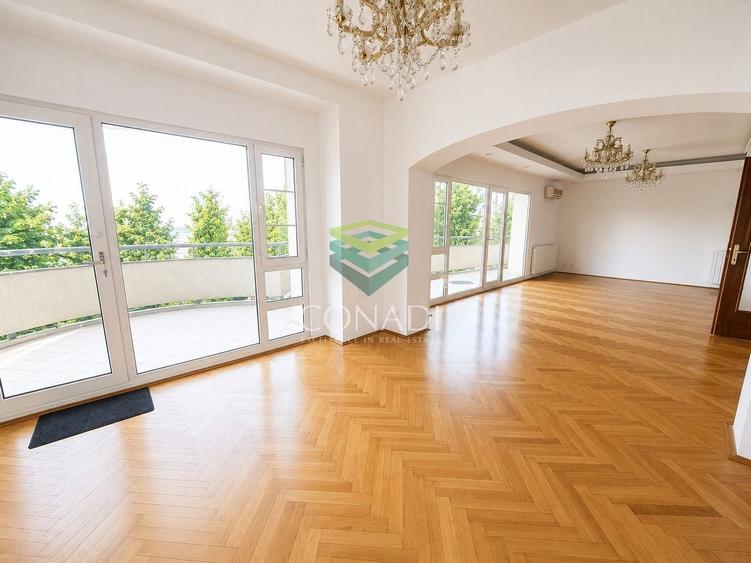 Apartament cu 4 camere semidecomandat, mobilat în Televiziune