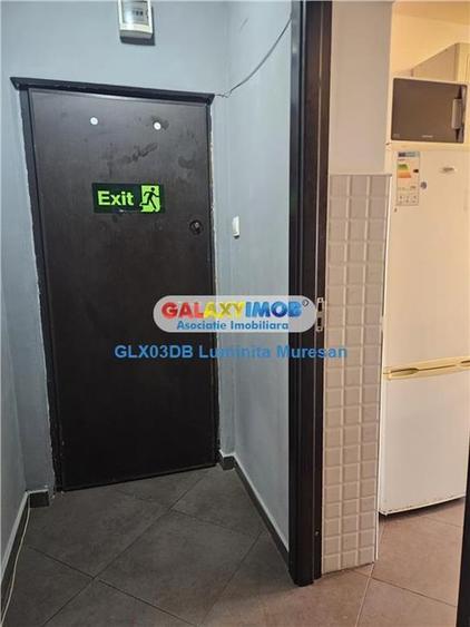 Apartament cu 2 camere semidecomandat, mobilat în Micro 6