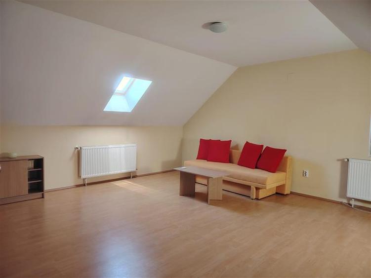 Duplex cu 5 camere cu Teren 420 Mp în Exterior Nord
