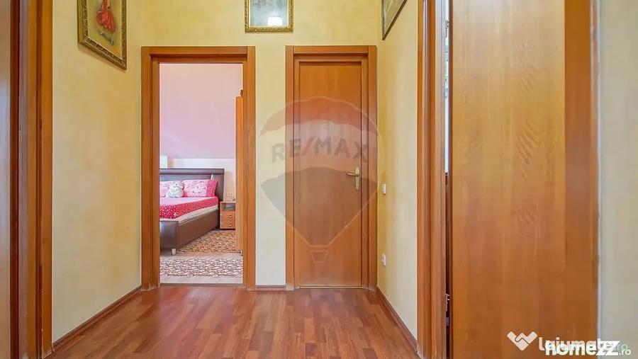 Casă cu 4 camere cu Teren 443 Mp în Tractorul