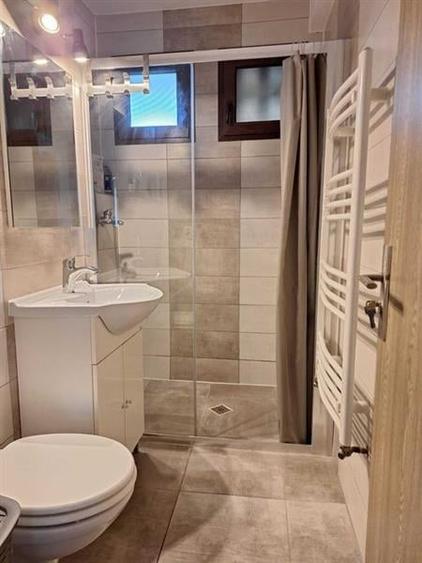Apartament cu 2 camere semidecomandat, mobilat în Calea București