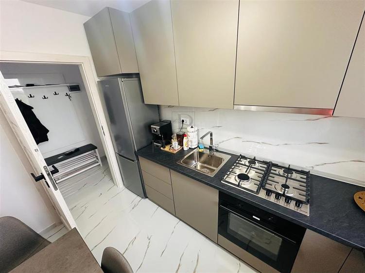 Apartament cu 3 camere decomandat în Giroc