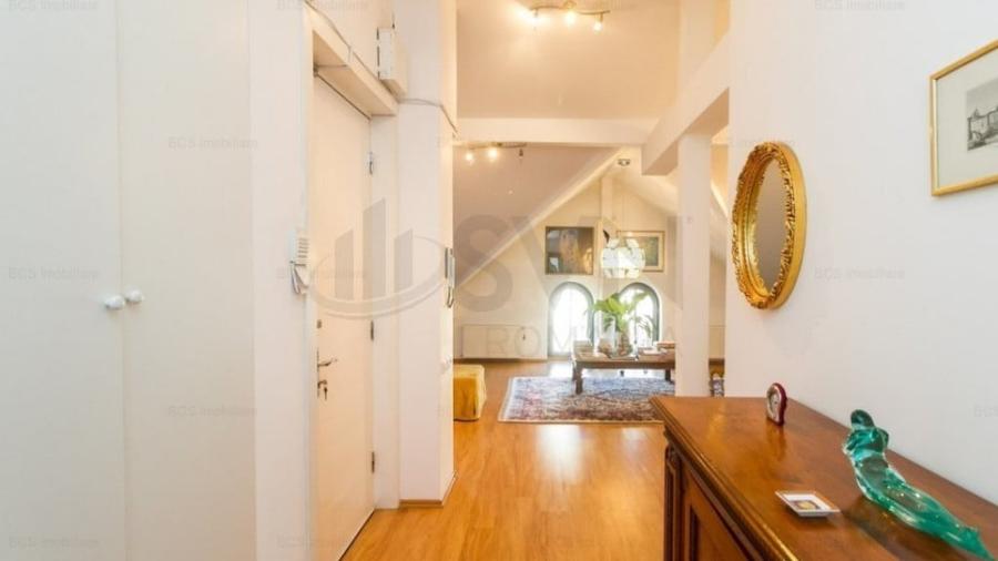 2 CAMERE LUX UNIVERSITATE - 8