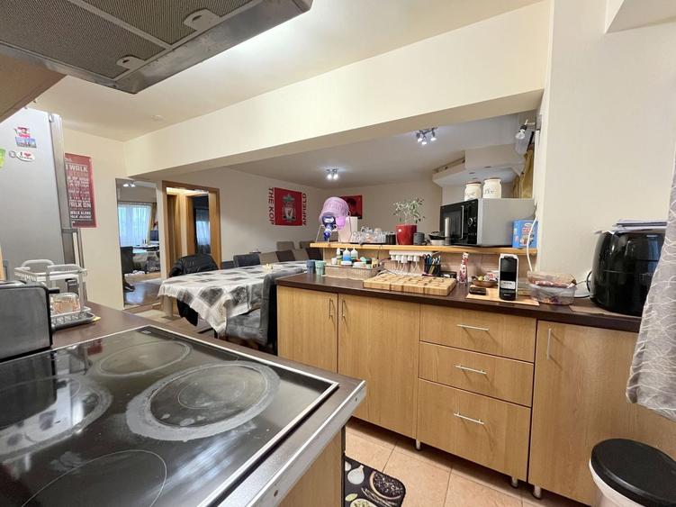Apartament cu 4 camere decomandat, mobilat în Simion Bărnuțiu