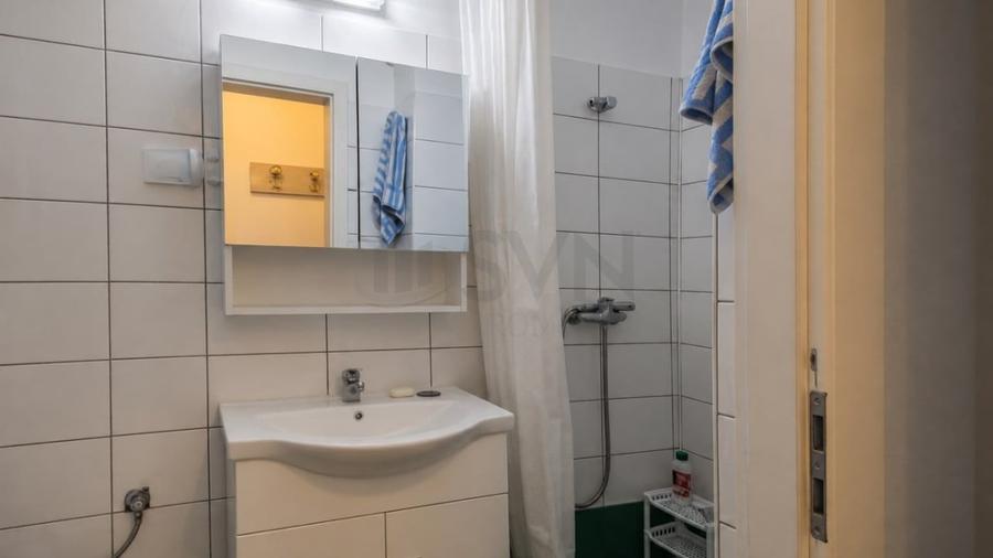Garsonieră decomandată, mobilată în P-ța Romană