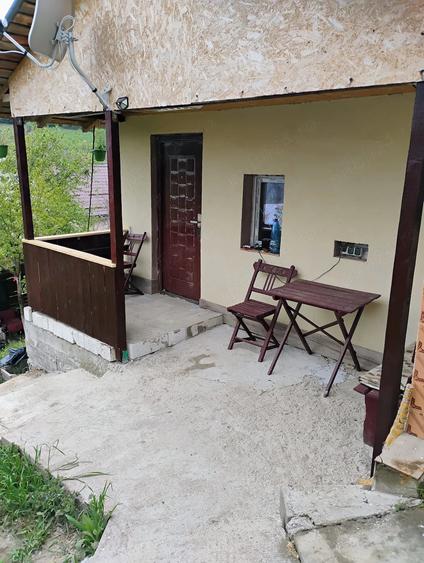 Casă cu 2 camere cu Teren 800 Mp în Almaș