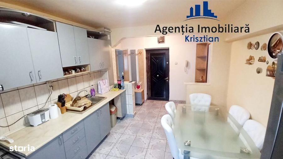 Apartament cu 2 camere decomandat în Micro 16