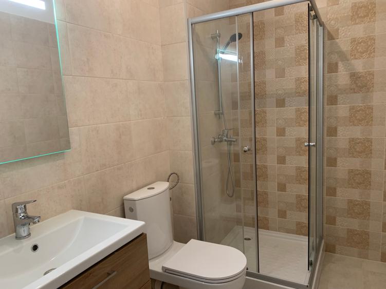 Apartament cu 3 camere decomandat în Berceni