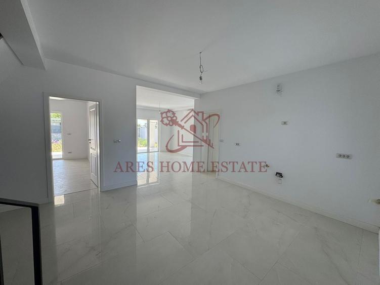 Duplex cu 5 camere cu Canalizare în Dumbrăvița