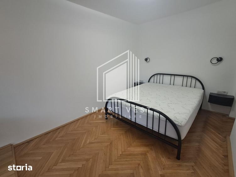 Apartament cu 4 camere semidecomandat în Central