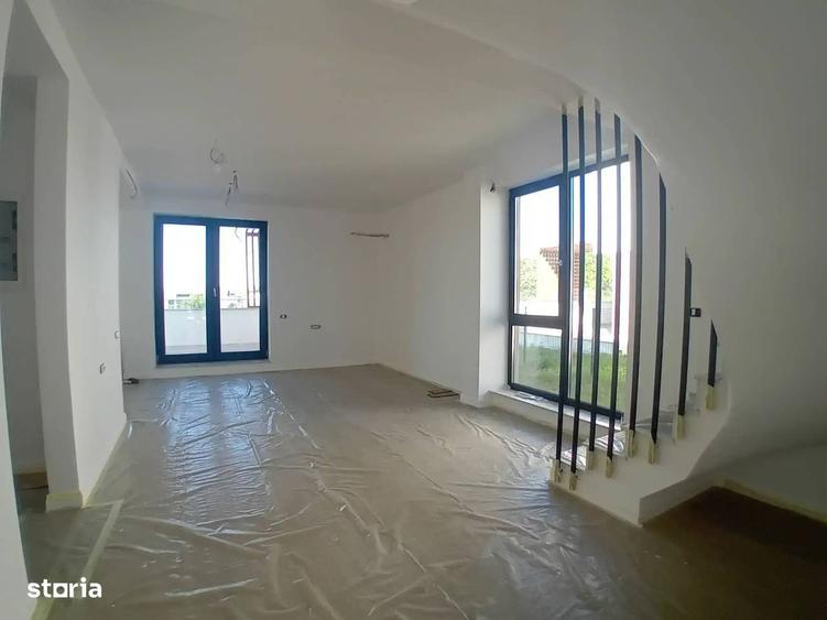 Casă cu 4 camere în Mogoșoaia