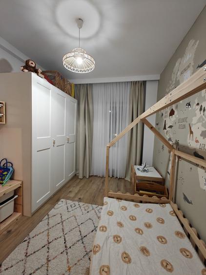 Apartament cu 4 camere decomandat în Central
