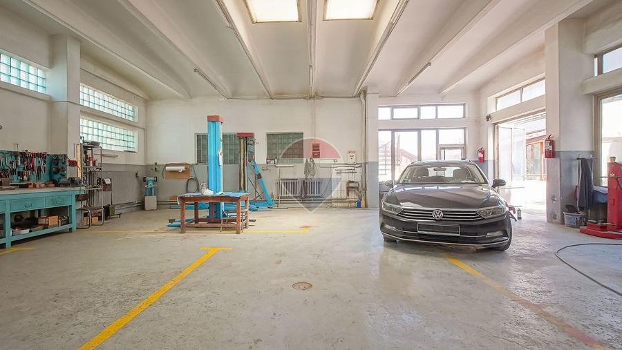 Spațiu comercial, de 255 mp, în Brașovul Vechi