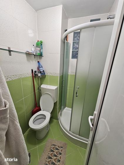 Apartament cu 3 camere semidecomandat în 13 Septembrie
