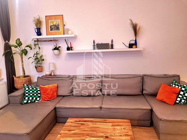 Apartament cu 3 camere nedecomandat, mobilat în Badea Cârțan