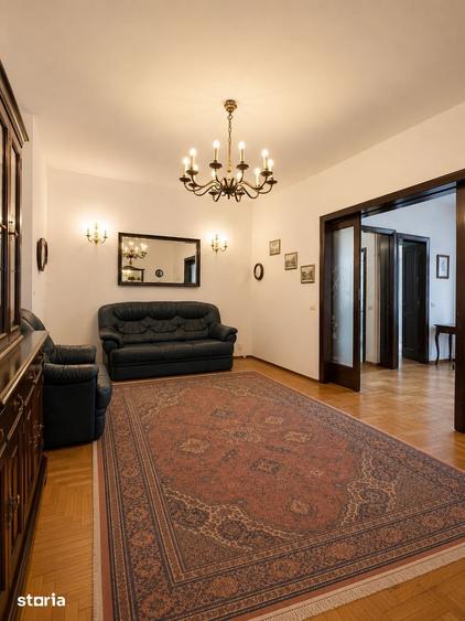 Apartament cu 3 camere, mobilat în P-ța Romană