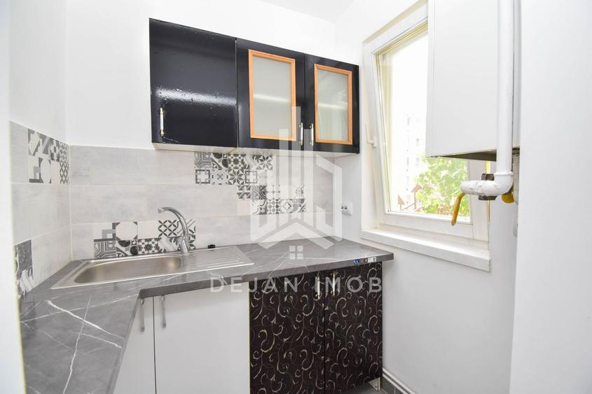 Apartament cu 2 camere semidecomandat în Simeria