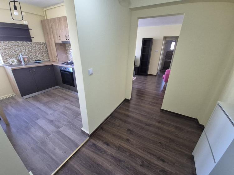 Apartament cu 3 camere semidecomandat în Central