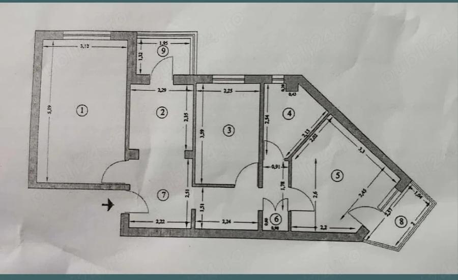 Apartament cu 3 camere decomandat în Exterior Vest