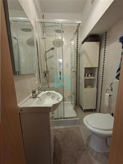 Apartament cu 3 camere decomandat, mobilat în 15 Noiembrie