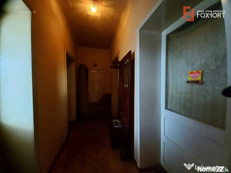 Casă cu 5 camere cu Teren 337 Mp în Crișan
