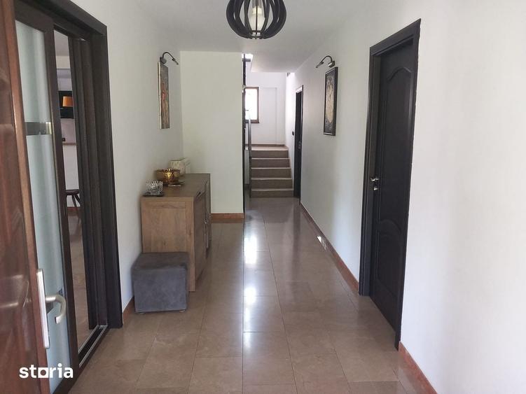 Casă cu 4 camere cu Teren 585 Mp în Smârdan