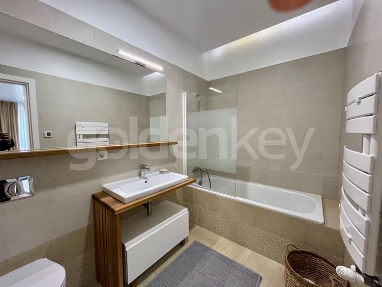 Apartament cu 3 camere semidecomandat, mobilat în Herăstrău