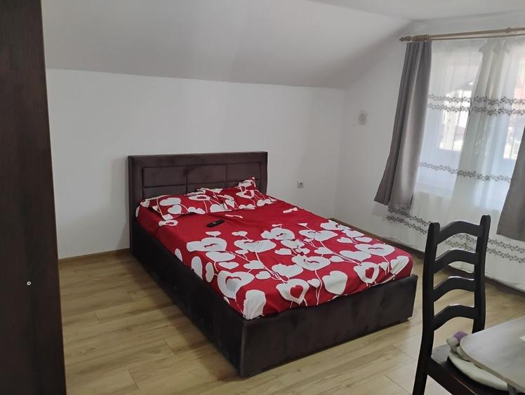 Casă cu 4 camere în Glâmbocu