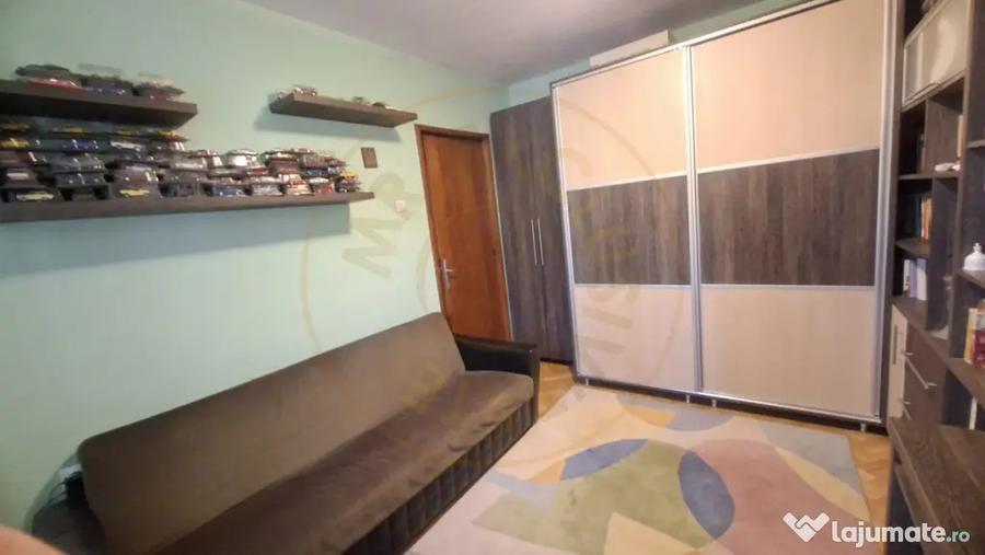 Casă cu 4 camere cu Teren 271 Mp în Central